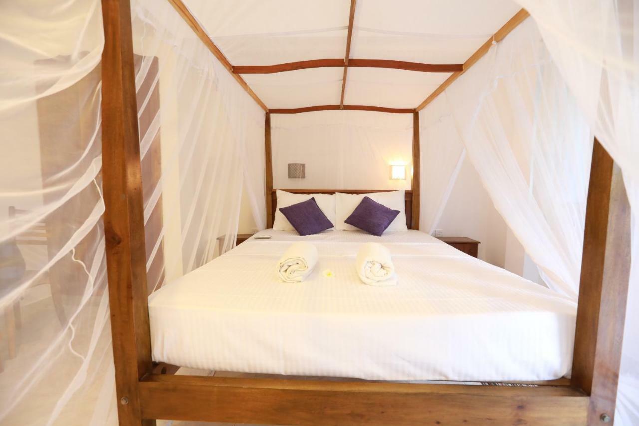 Dock Holiday Guest House Unawatuna Eksteriør billede
